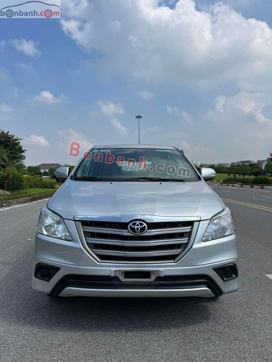 Toyota Innova 2.0E