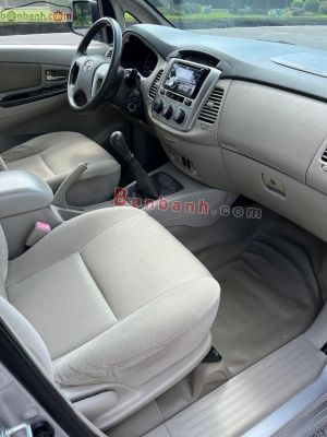 Xe Toyota Innova 2.0E 2016