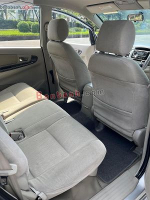 Xe Toyota Innova 2.0E 2016