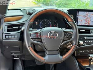 Xe Lexus ES 250 2022