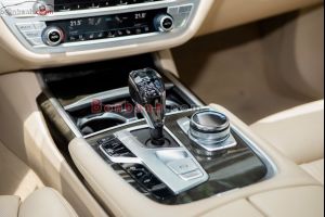 Xe BMW 7 Series 730Li M Sport 2020