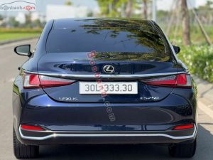 Xe Lexus ES 250 2022