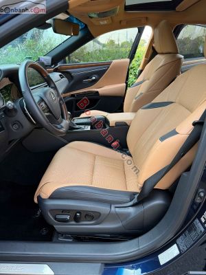 Xe Lexus ES 250 2022
