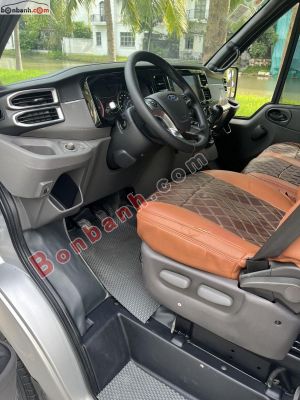 Xe Ford Transit Tiêu chuẩn 2022