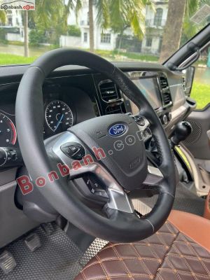 Xe Ford Transit Tiêu chuẩn 2022