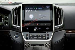 Xe Toyota Land Cruiser 4.6 V8 2020